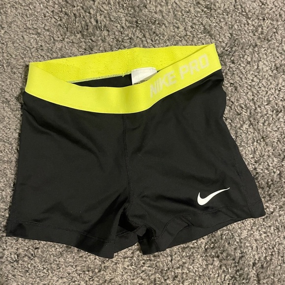 Nike pro